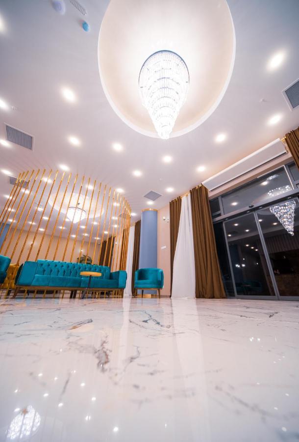 Hotel Residence Plaza Τυφλίδα Εξωτερικό φωτογραφία