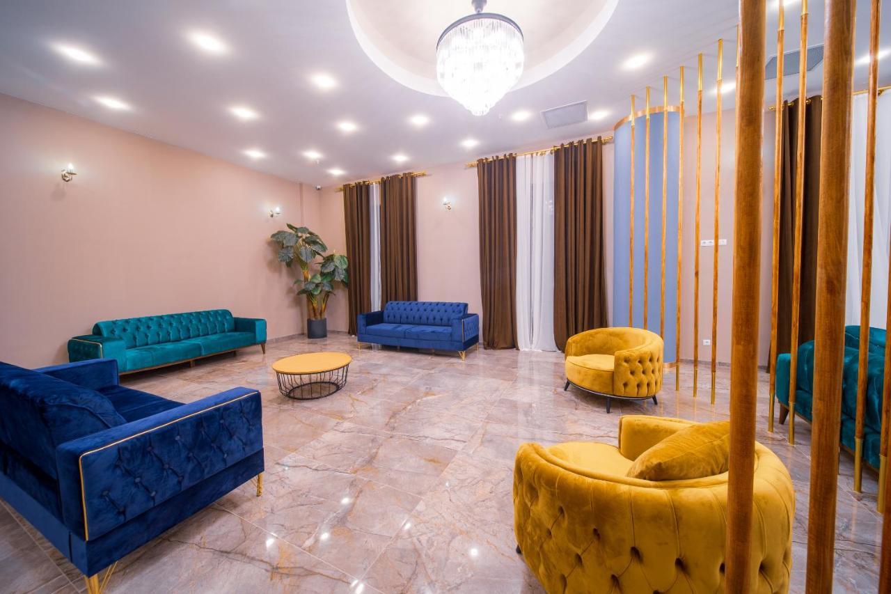 Hotel Residence Plaza Τυφλίδα Εξωτερικό φωτογραφία