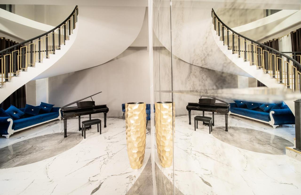 Hotel Residence Plaza Τυφλίδα Εξωτερικό φωτογραφία