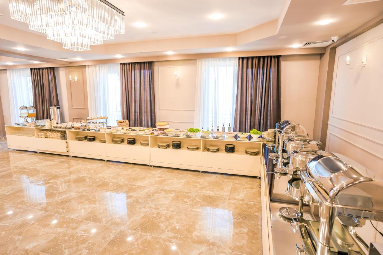 Hotel Residence Plaza Τυφλίδα Εξωτερικό φωτογραφία