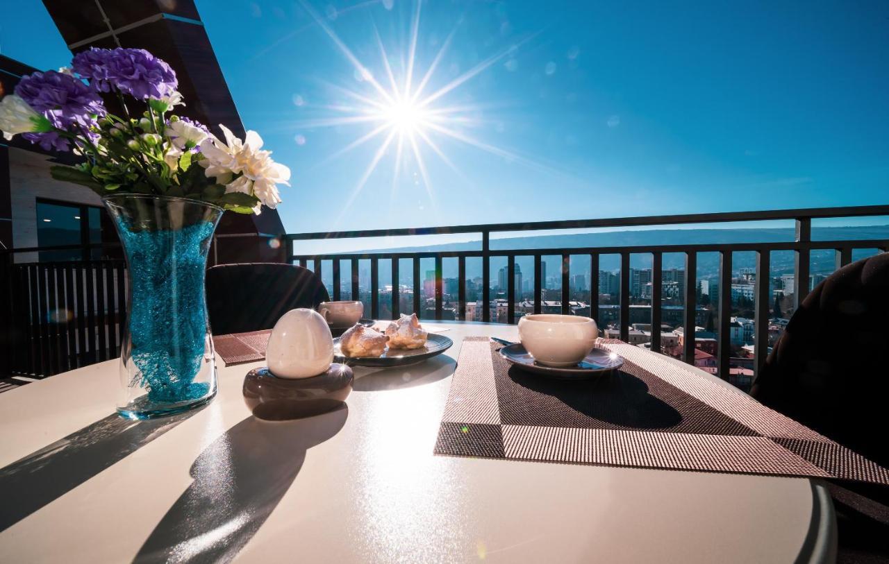 Hotel Residence Plaza Τυφλίδα Εξωτερικό φωτογραφία