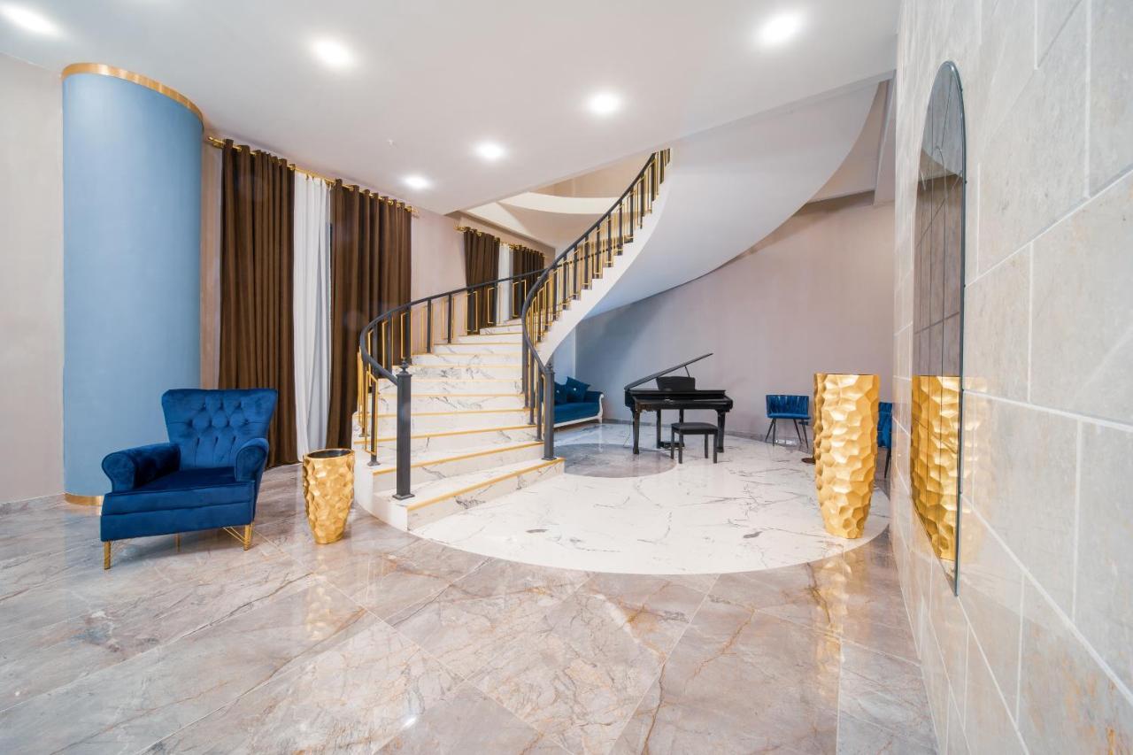 Hotel Residence Plaza Τυφλίδα Εξωτερικό φωτογραφία