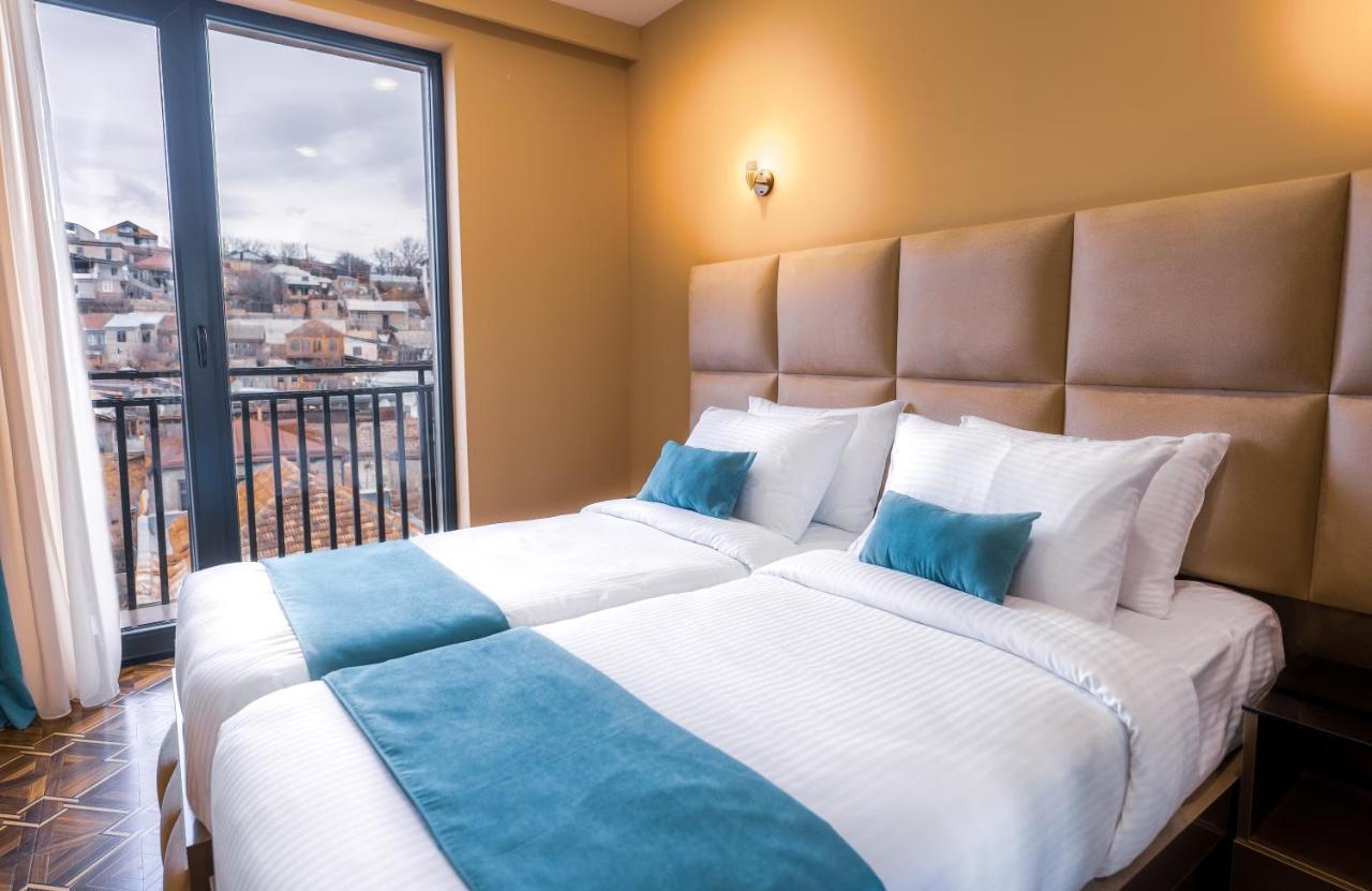 Hotel Residence Plaza Τυφλίδα Εξωτερικό φωτογραφία