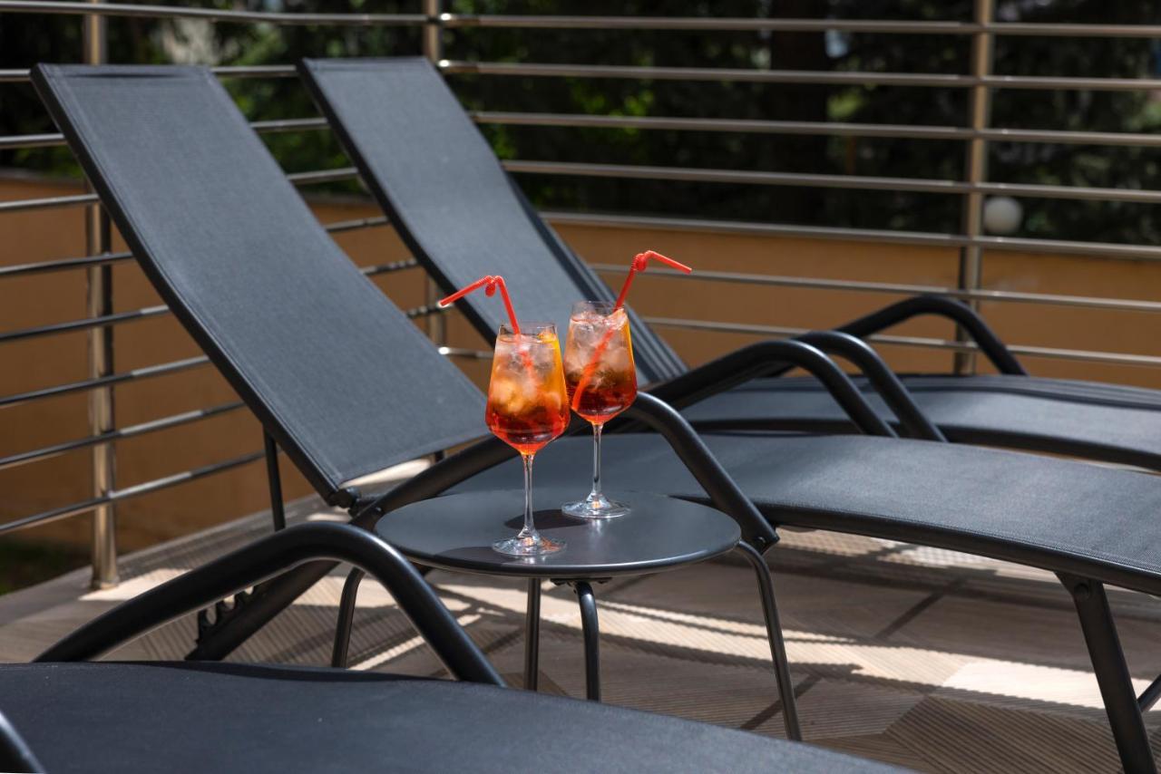 Hotel Residence Plaza Τυφλίδα Εξωτερικό φωτογραφία